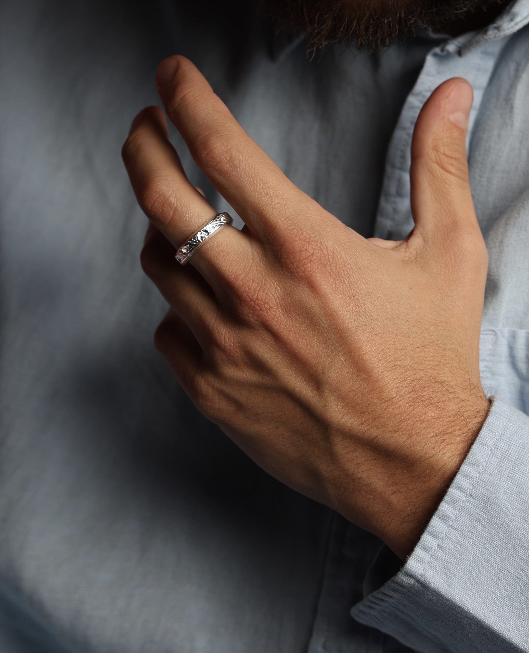 IKANI ხელნაკეთი ვერცხლის ბეჭედი, დამზადებულია უმაღლესი 925 სინჯის ვერცხლით - სურათი 2